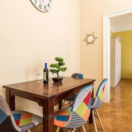 Beautiful In With 1 Bedrooms And Wifi Apartment