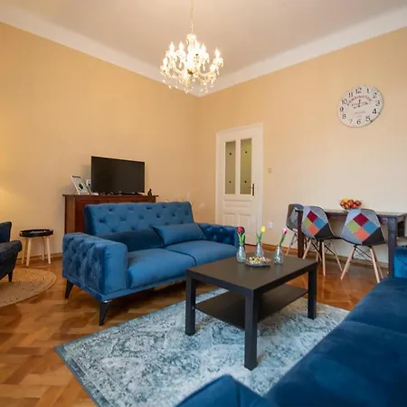 Beautiful In With 1 Bedrooms And Wifi Apartment