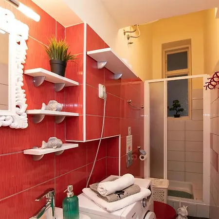 Beautiful In With 1 Bedrooms And Wifi